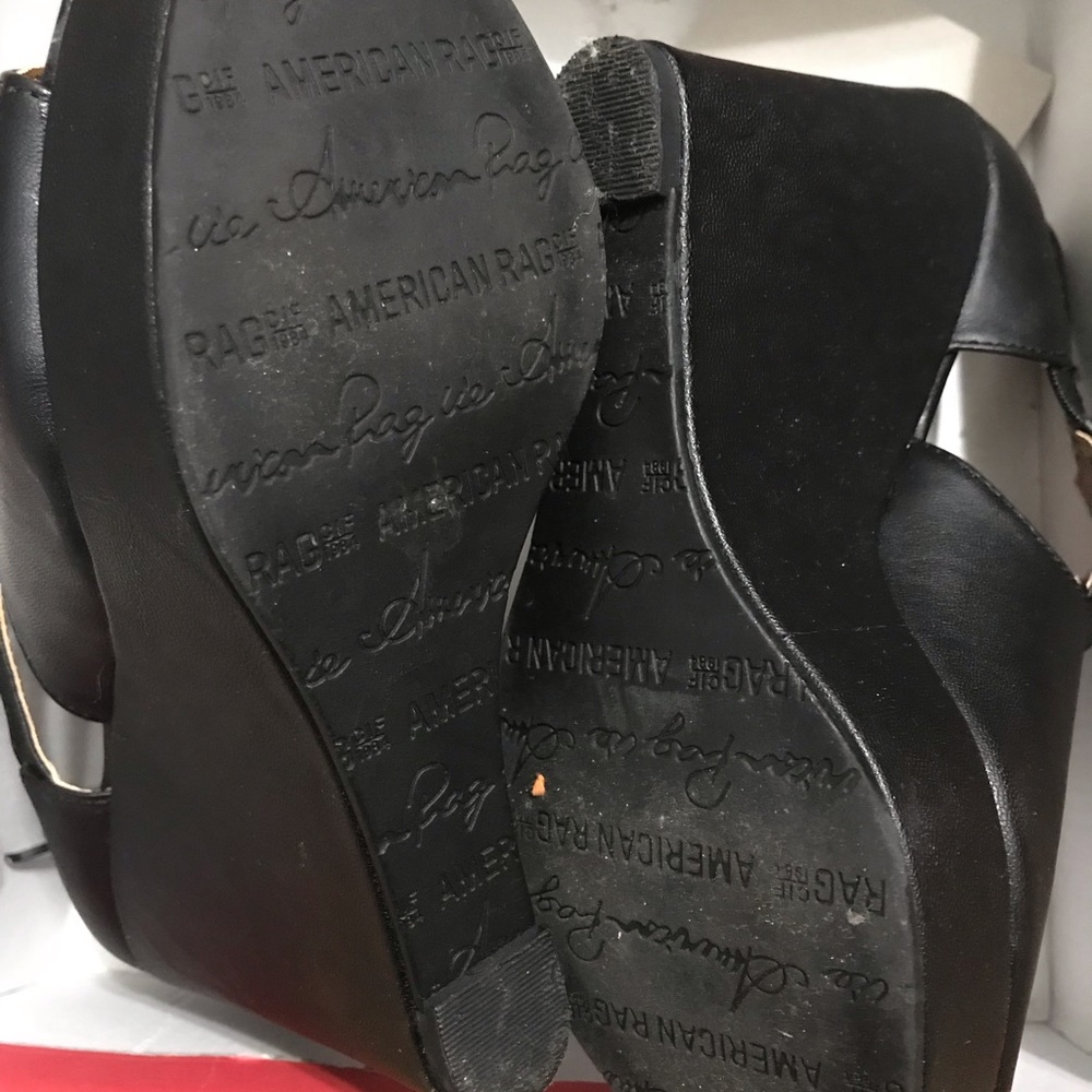 American Rag sandals - Picture 4 of 7